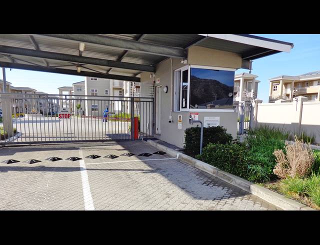 2 BEDROOM APARTMENT SOLD IN COSTA DA GAMA